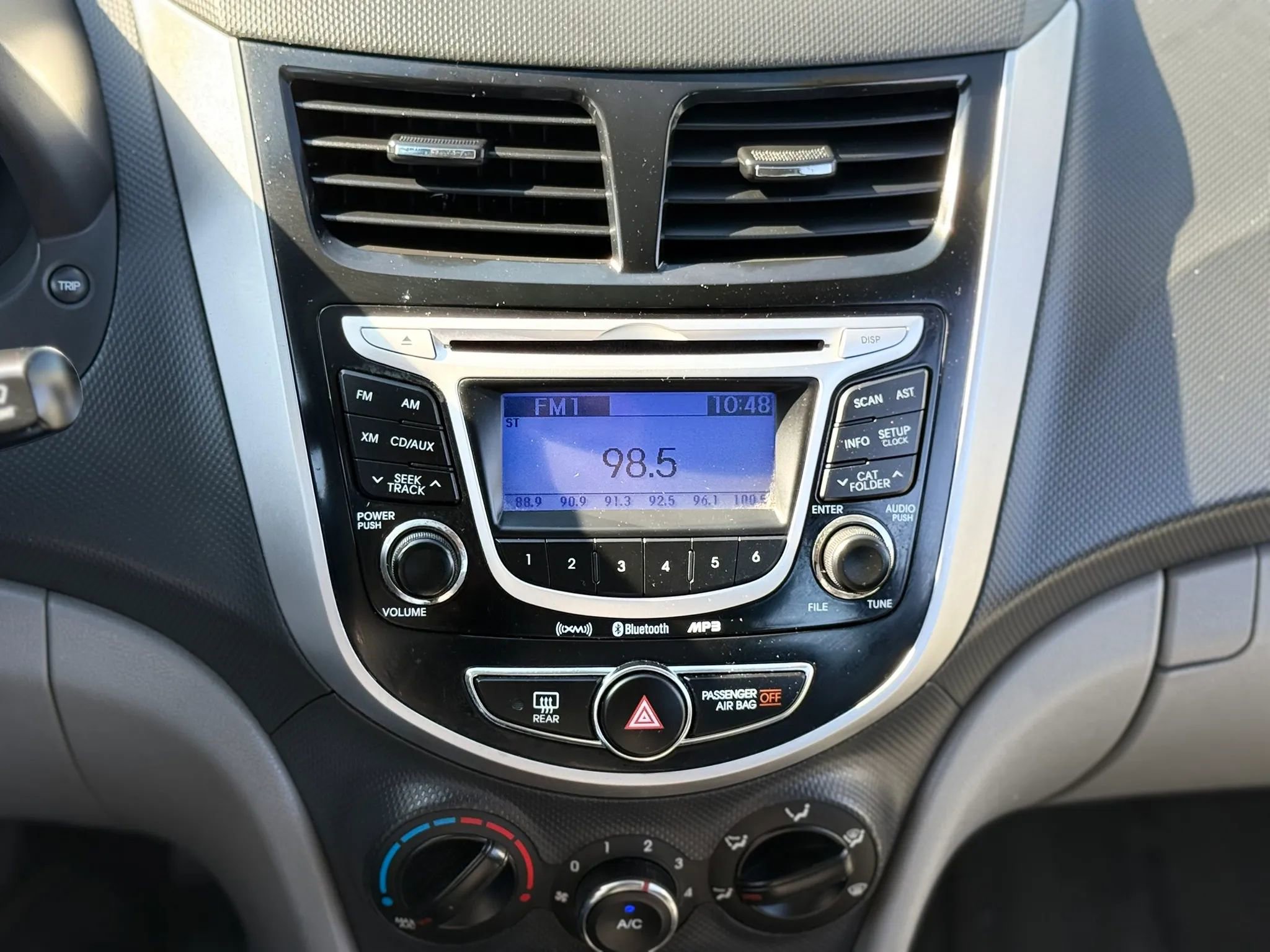 Used 2013 Hyundai Accent GLS w/ Premium Pkg FWD image 20