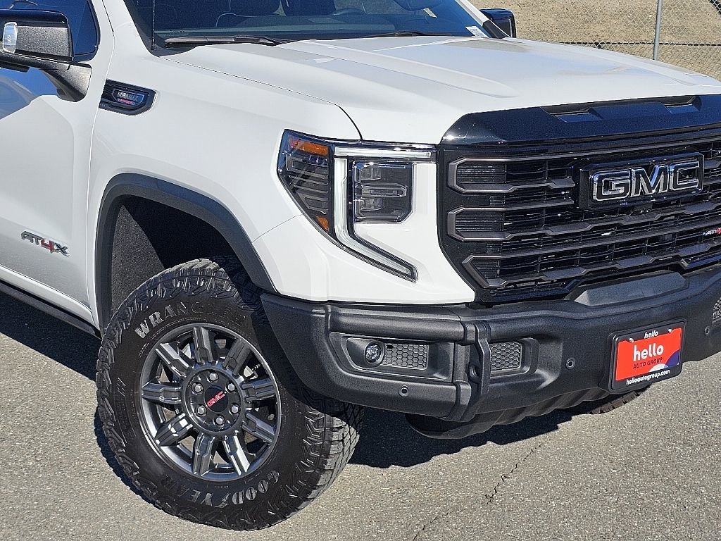 Used 2025 GMC Sierra 1500 AT4X image 5