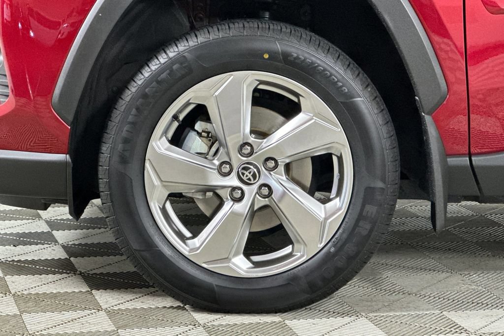Used 2021 Toyota RAV4 XLE Premium AWD/4WD image 34