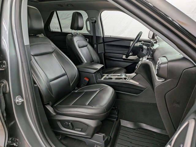 Used 2023 Ford Explorer XLT w/ Equipment Group 202A image 25