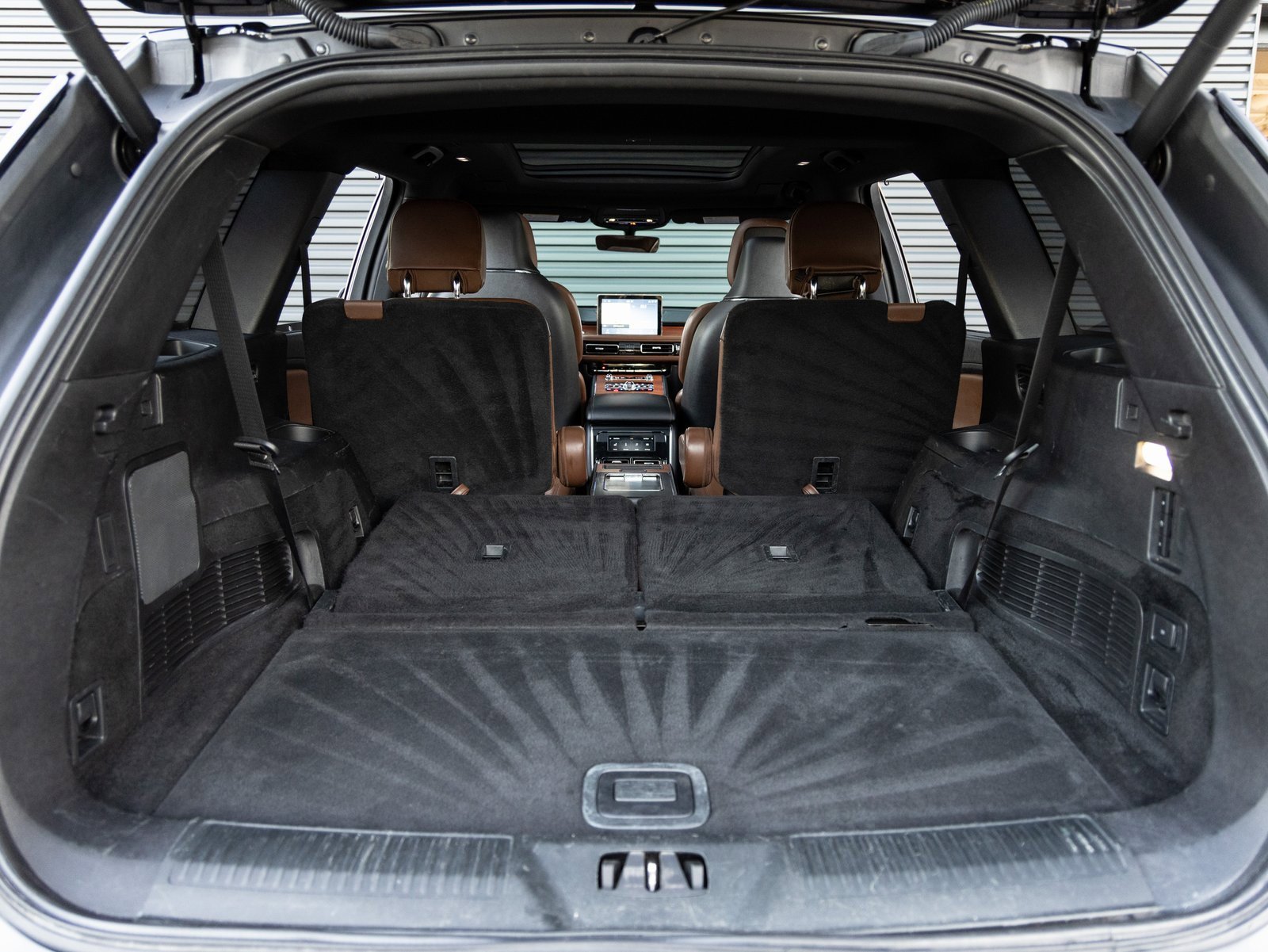 Used 2020 Lincoln Aviator Reserve w/ Equipment Group 202A image 28