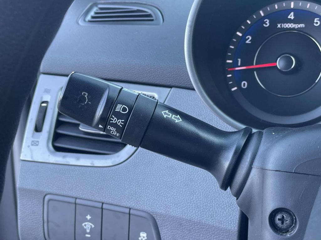 Used 2013 Hyundai Elantra GLS FWD image 20