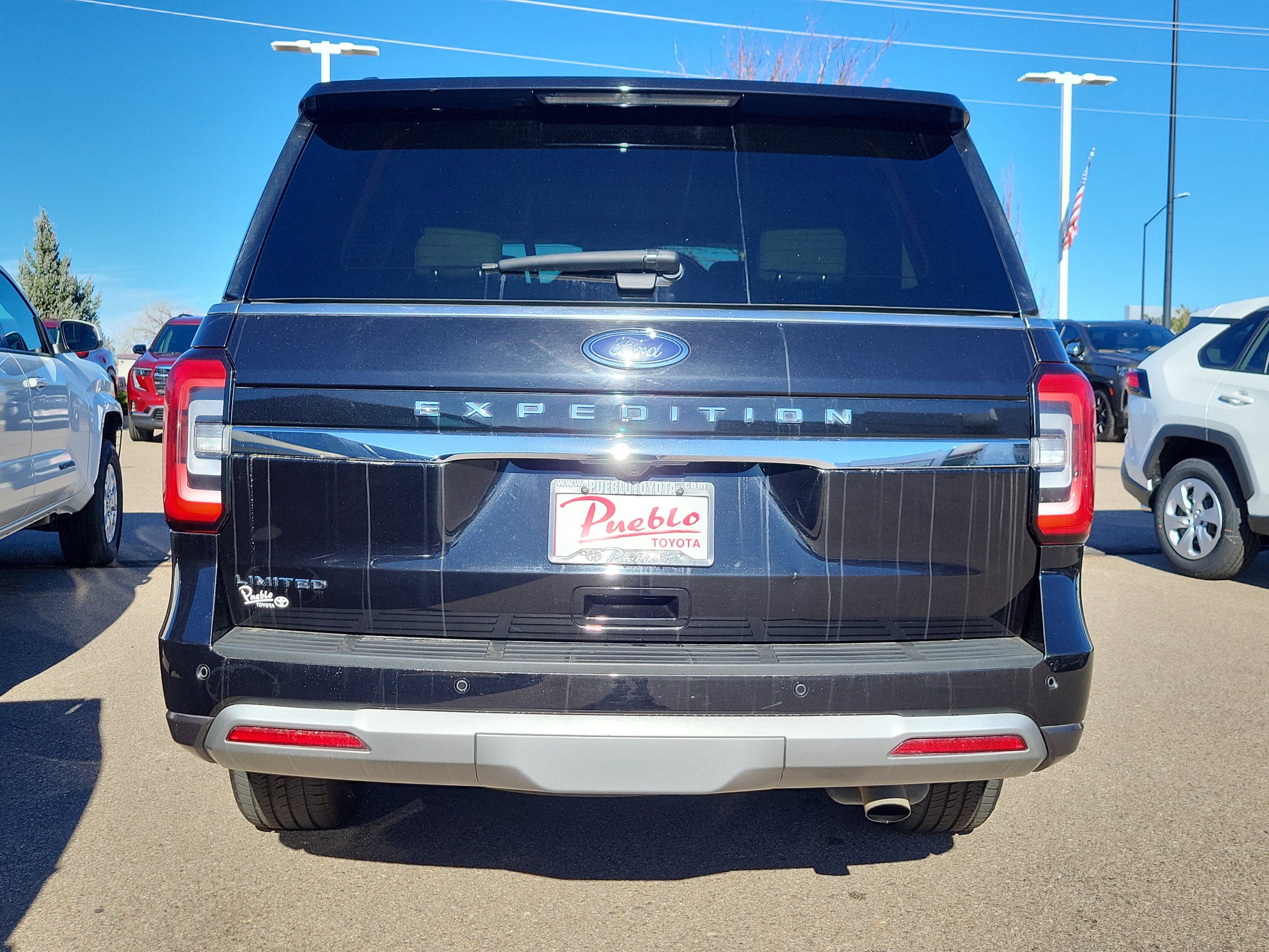 Used 2024 Ford Expedition Limited image 13