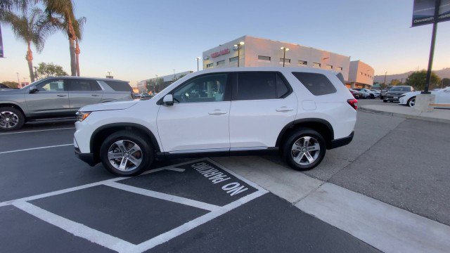 Used 2023 Honda Pilot EX-L image 5