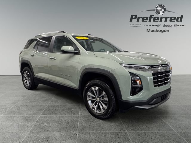 Used 2025 Chevrolet Equinox LT AWD/4WD image 1