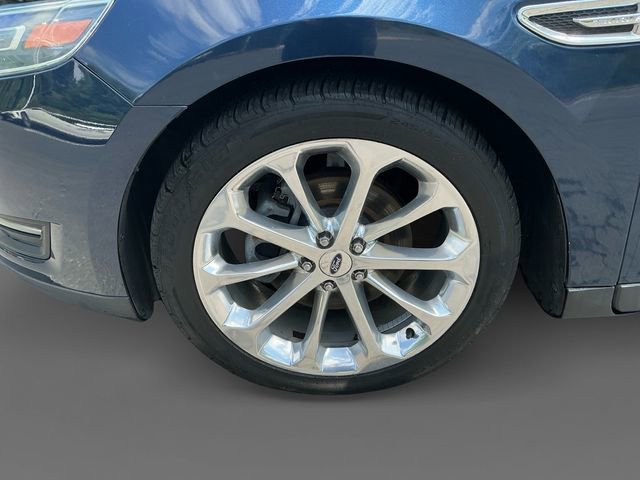 Used 2017 Ford Taurus Limited FWD image 15
