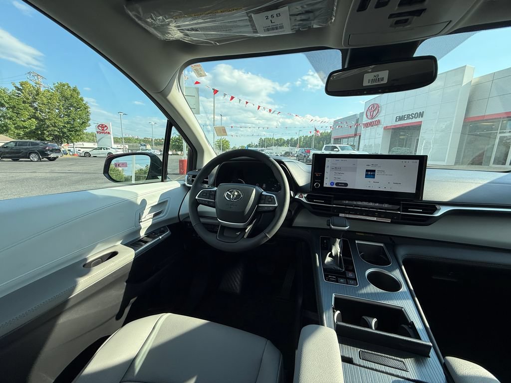 New 2026 Toyota Sienna XLE FWD image 17