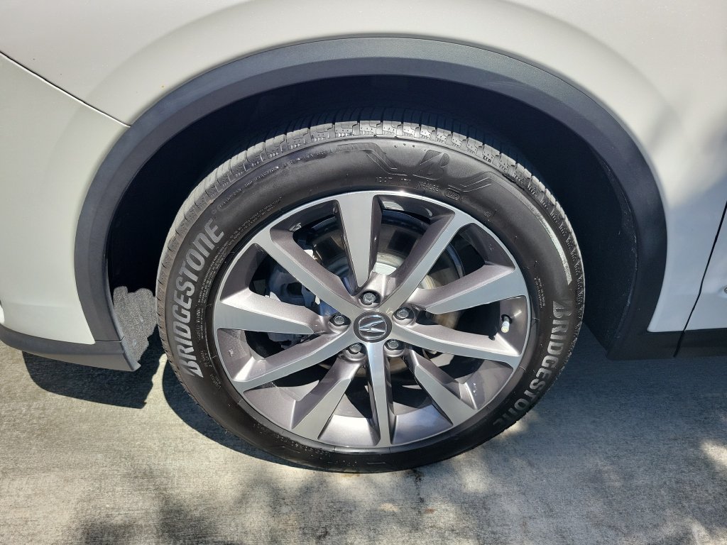 Certified 2025 Acura MDX w/ Technology Package FWD image 4