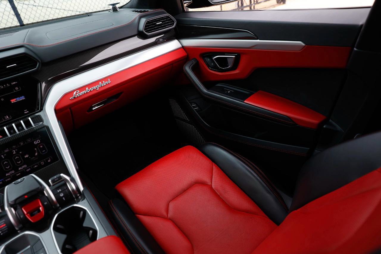 Used 2020 Lamborghini Urus image 24