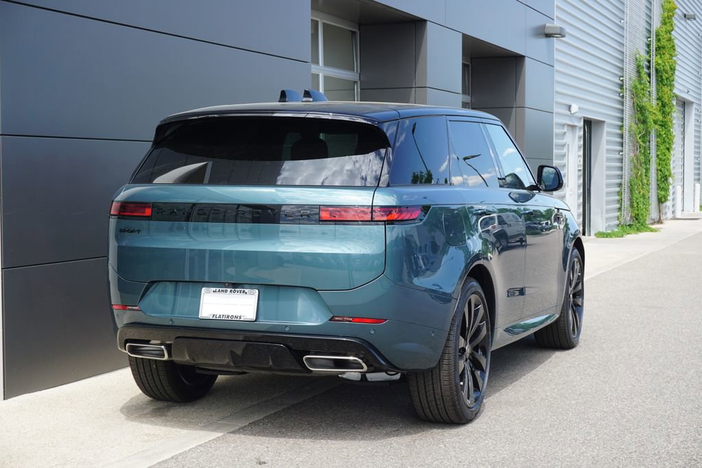 New 2025 Land Rover Range Rover Sport Dynamic SE image 2
