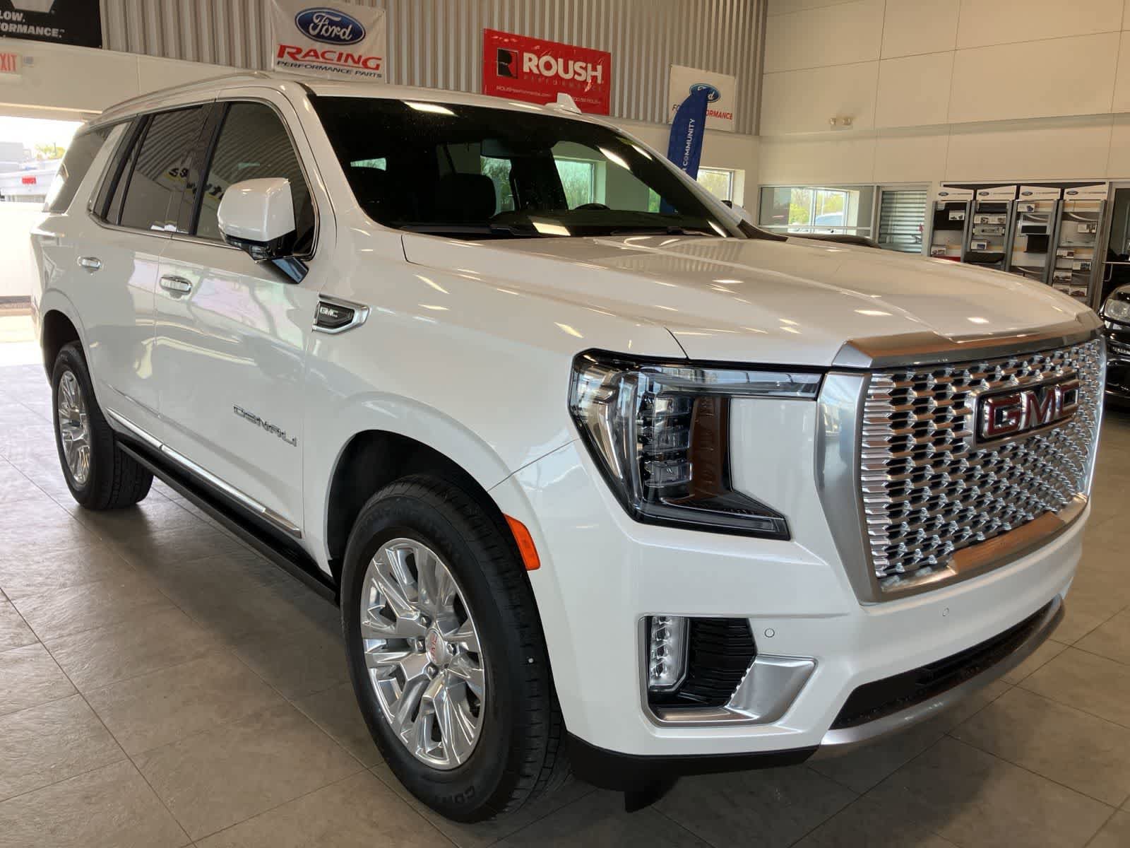 Used 2023 GMC Yukon Denali AWD/4WD image 3