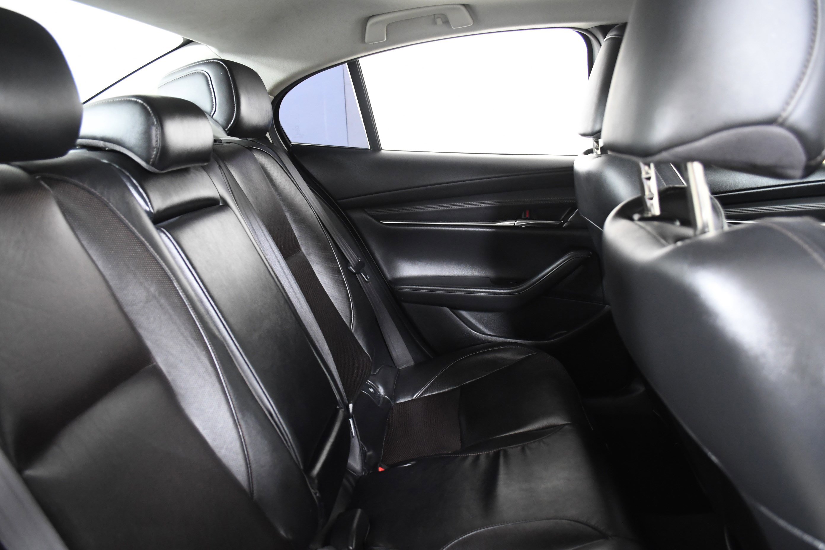 Used 2021 MAZDA MAZDA3 2.5 Turbo Sedan w/Premium Plus image 24