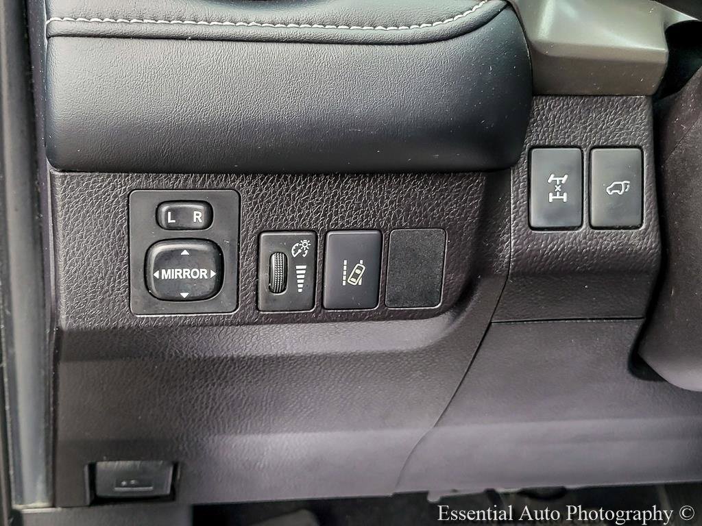 Used 2018 Toyota RAV4 XLE AWD/4WD image 15