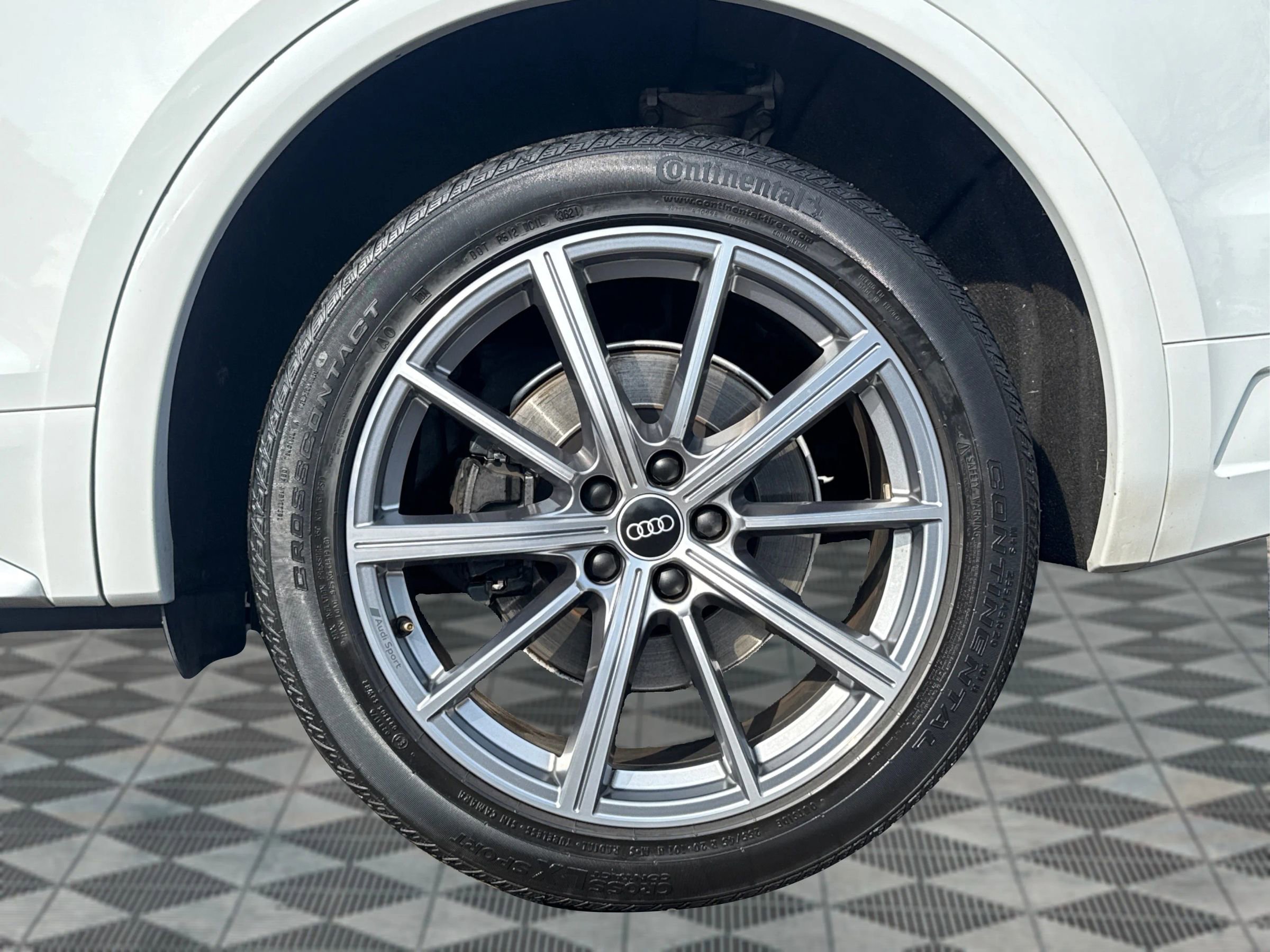 Used 2022 Audi SQ5 Premium Plus w/ Premium Plus Package image 23