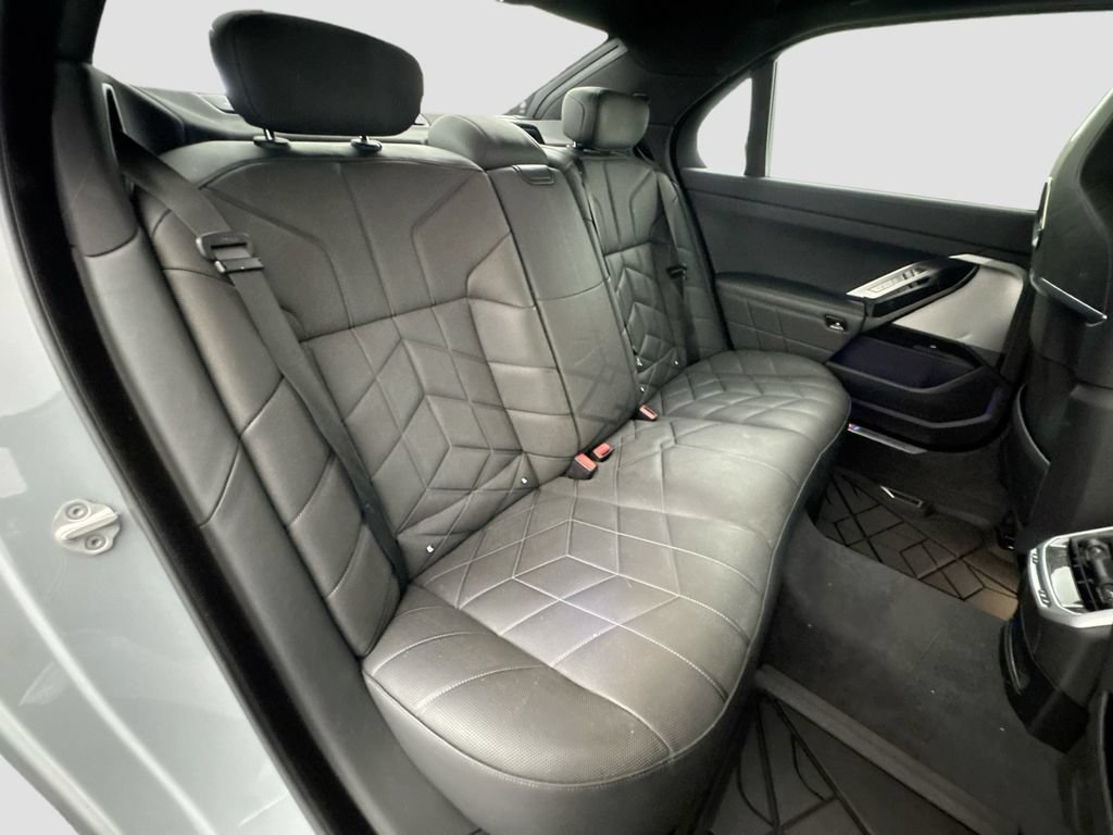 Used 2023 BMW 760i xDrive AWD/4WD image 30