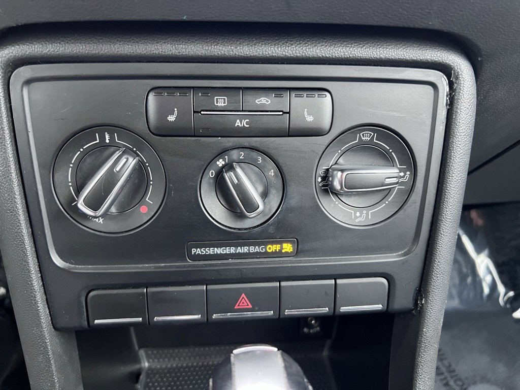 Used 2013 Volkswagen Beetle 2.5 image 18