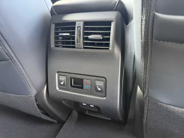 New 2026 Mitsubishi Outlander SEL FWD image 25