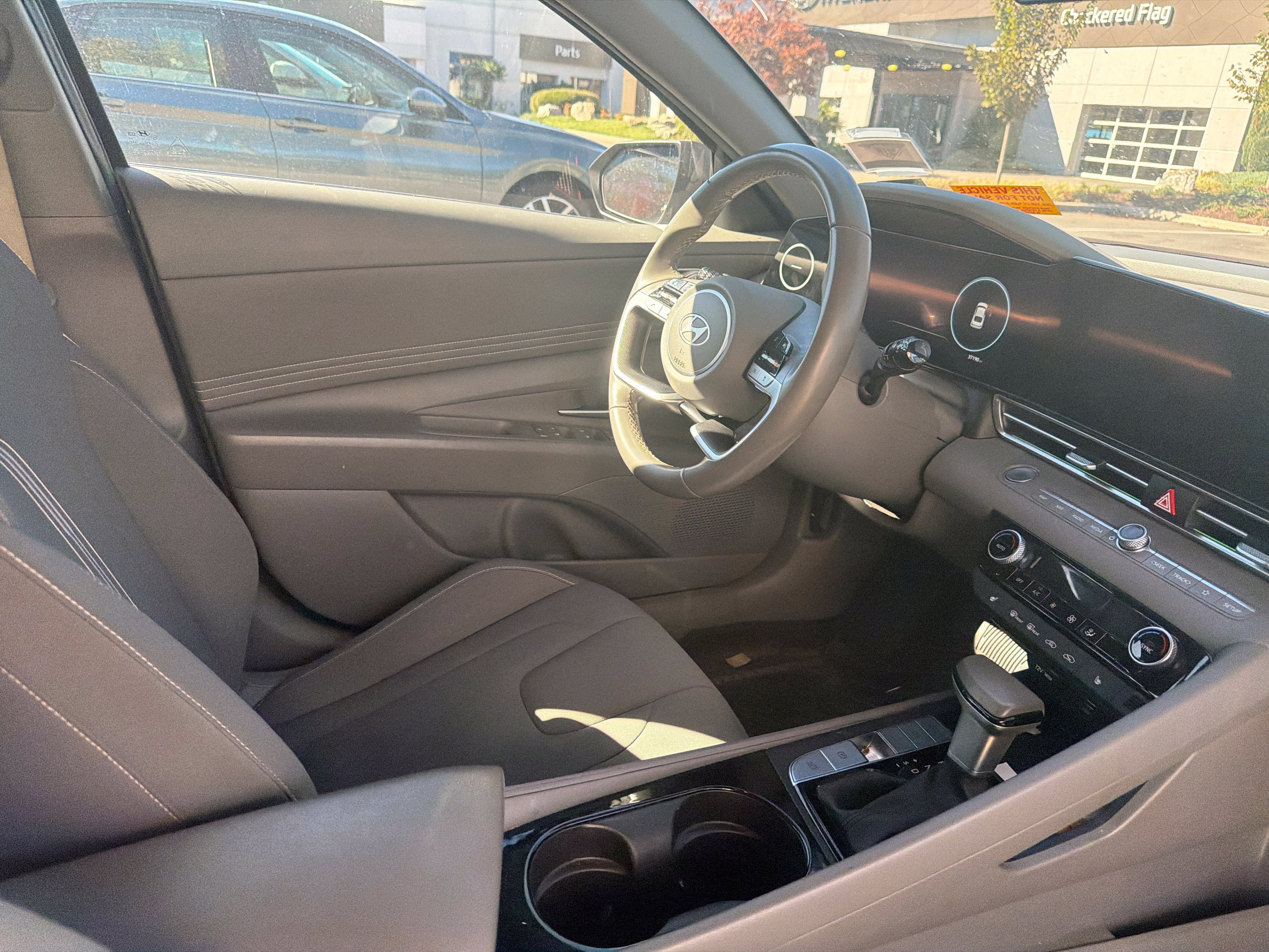 Used 2024 Hyundai Elantra SEL w/ Convenience Package FWD image 12