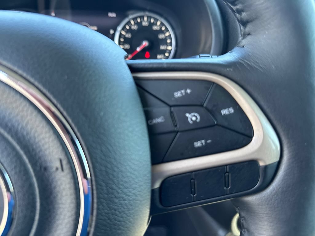 Used 2017 Jeep Renegade Latitude AWD/4WD image 20