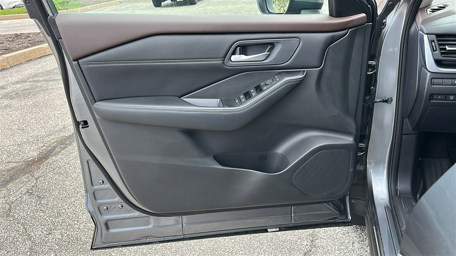 Certified 2023 Nissan Rogue SV w/ SV Premium B Package image 13