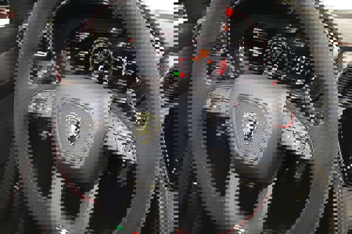 Used 2024 Lamborghini Urus Performante image 74