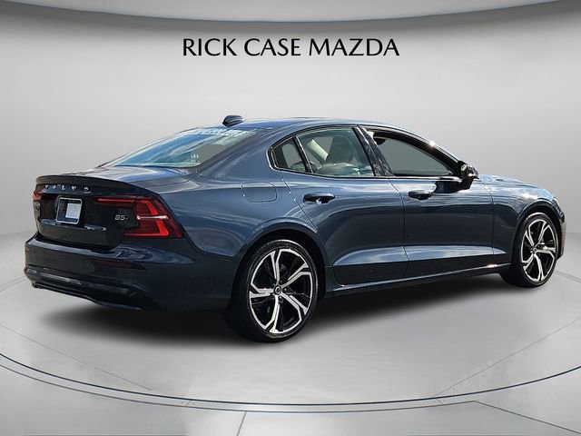 Used 2024 Volvo S60 B5 Core image 7