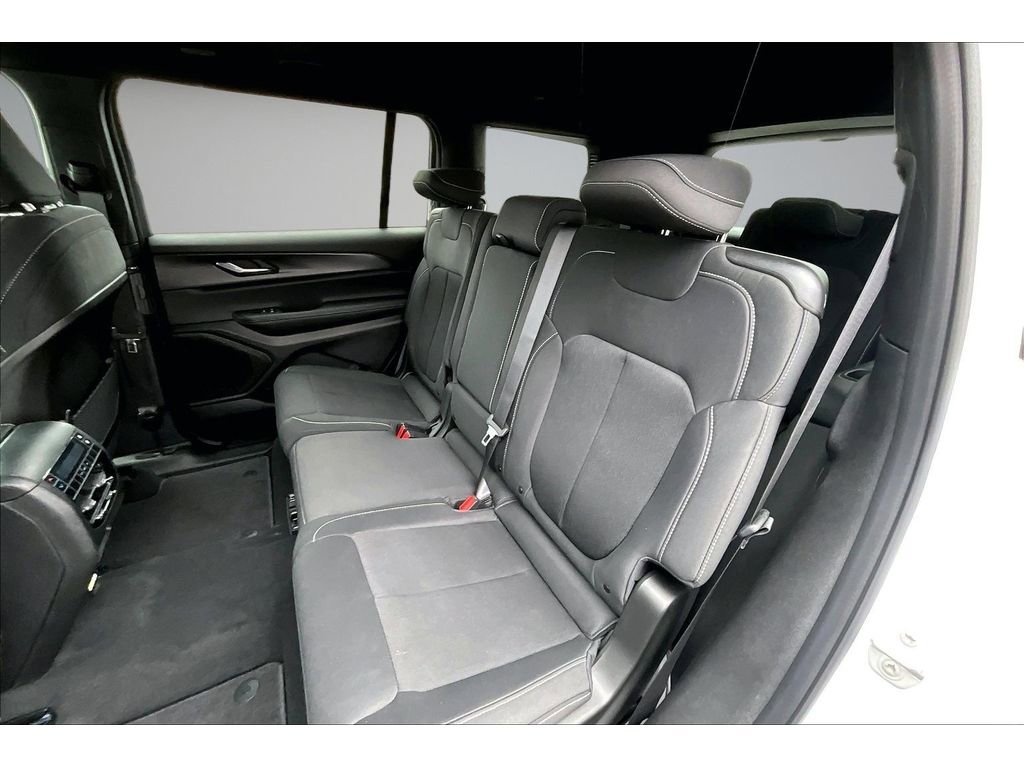 Used 2025 Jeep Grand Cherokee L Laredo w/ Luxury Tech Group I AWD/4WD image 25