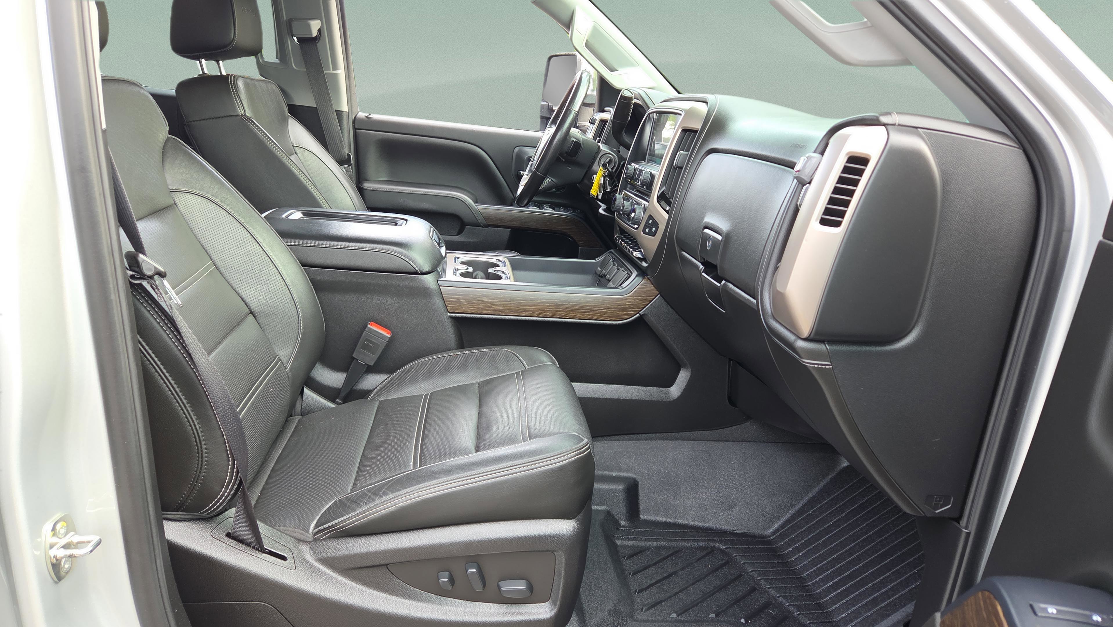Used 2019 GMC Sierra 2500 Denali w/ Duramax Plus Package image 19