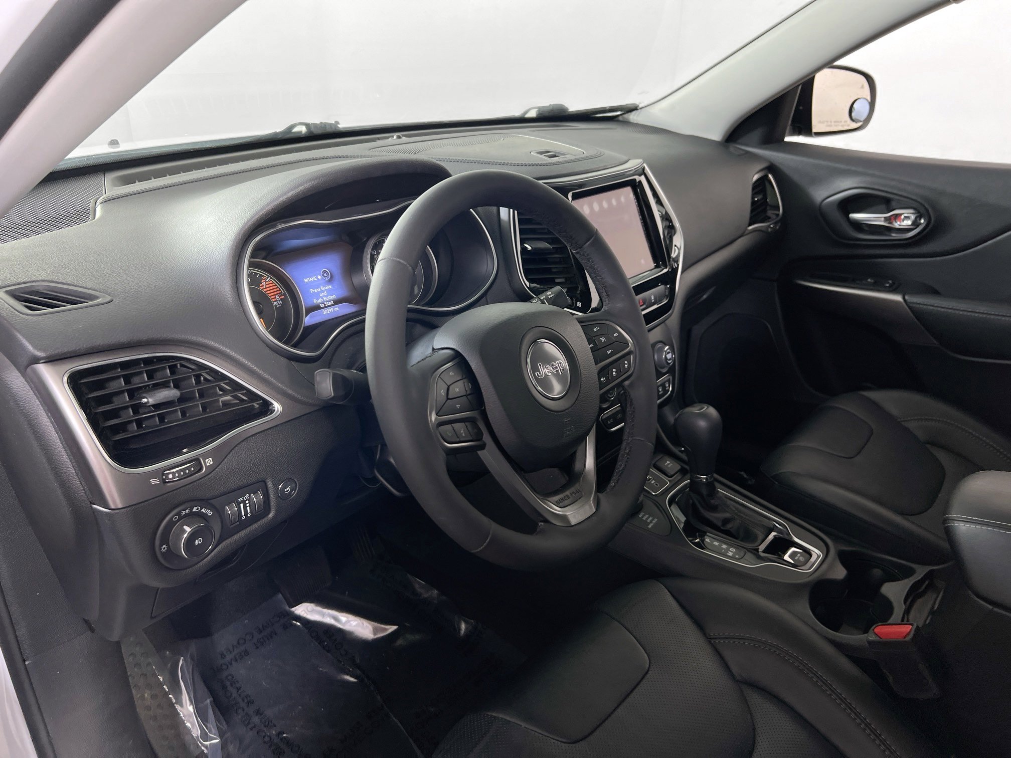 Used 2022 Jeep Cherokee Limited AWD/4WD image 9