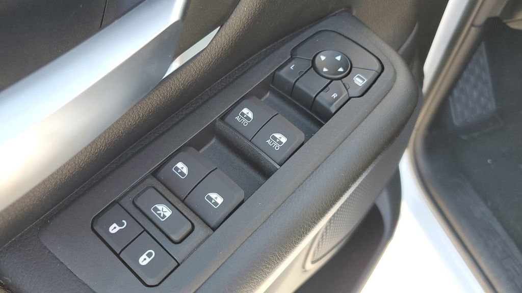 New 2026 RAM 1500 4x4 Crew Cab image 22