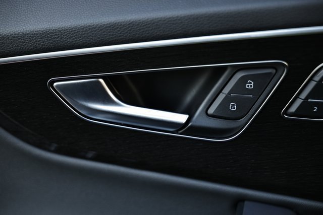 Used 2025 Audi Q7 3.0T Premium Plus image 15