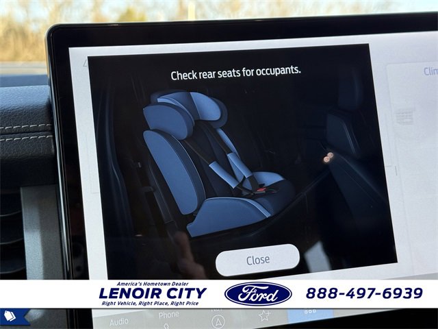 Used 2024 Ford Expedition XLT image 28