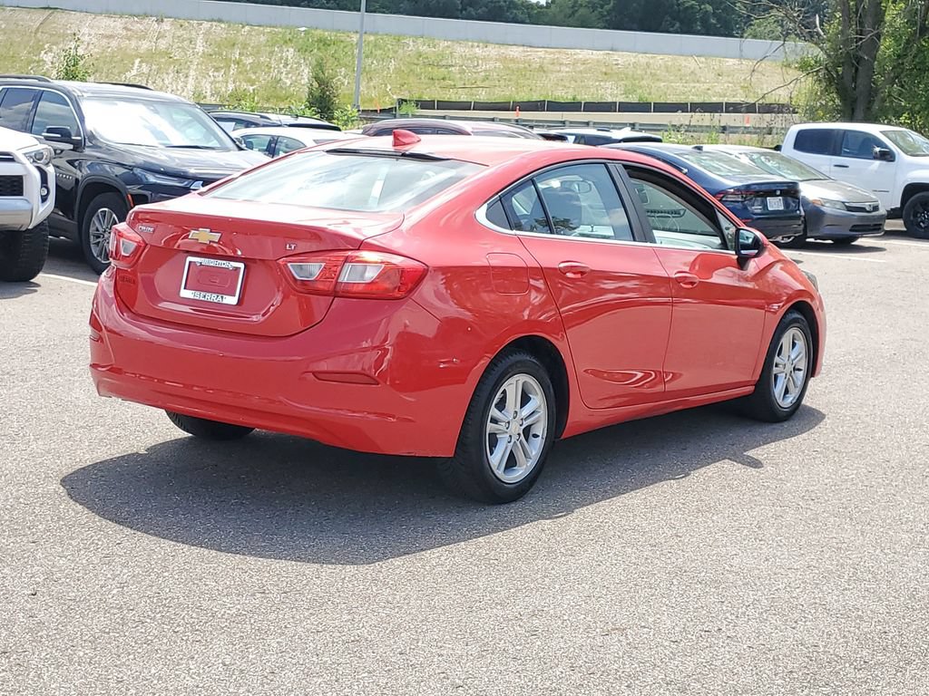 Used 2017 Chevrolet Cruze LT FWD image 3