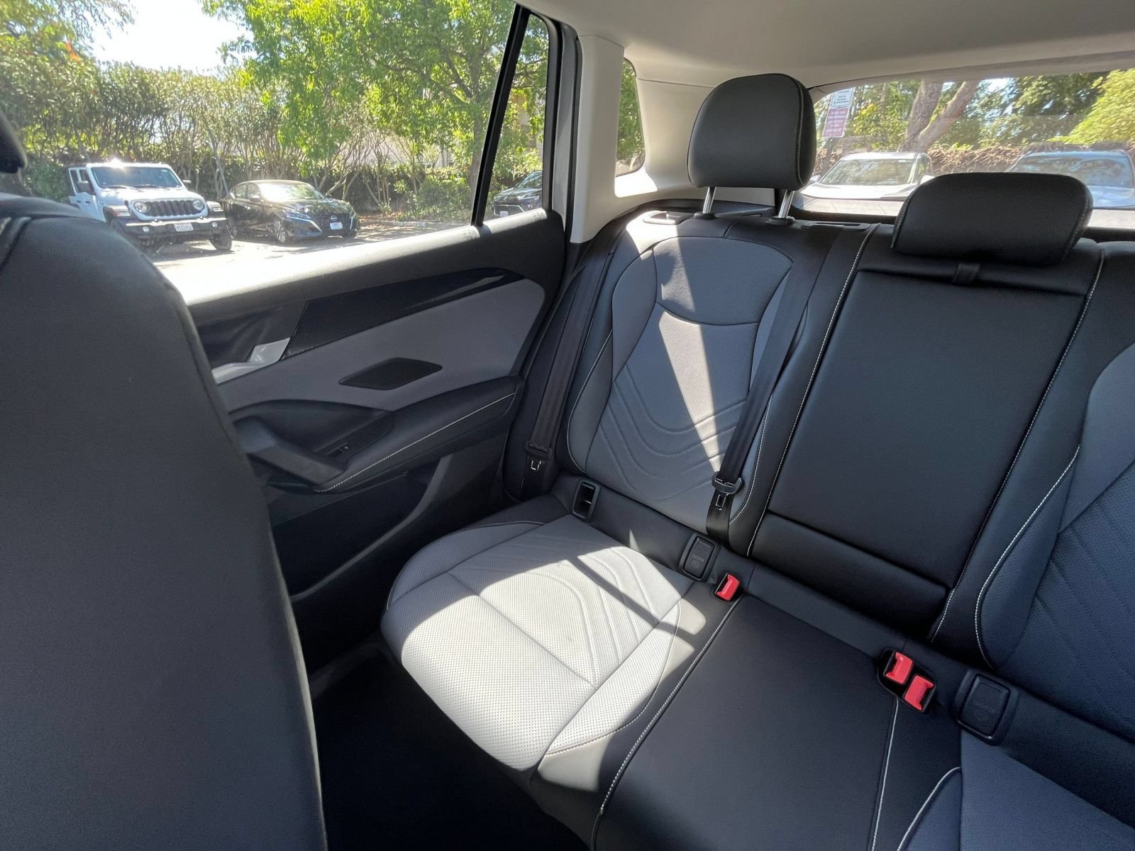 Used 2026 Volkswagen Tiguan SE AWD/4WD image 40