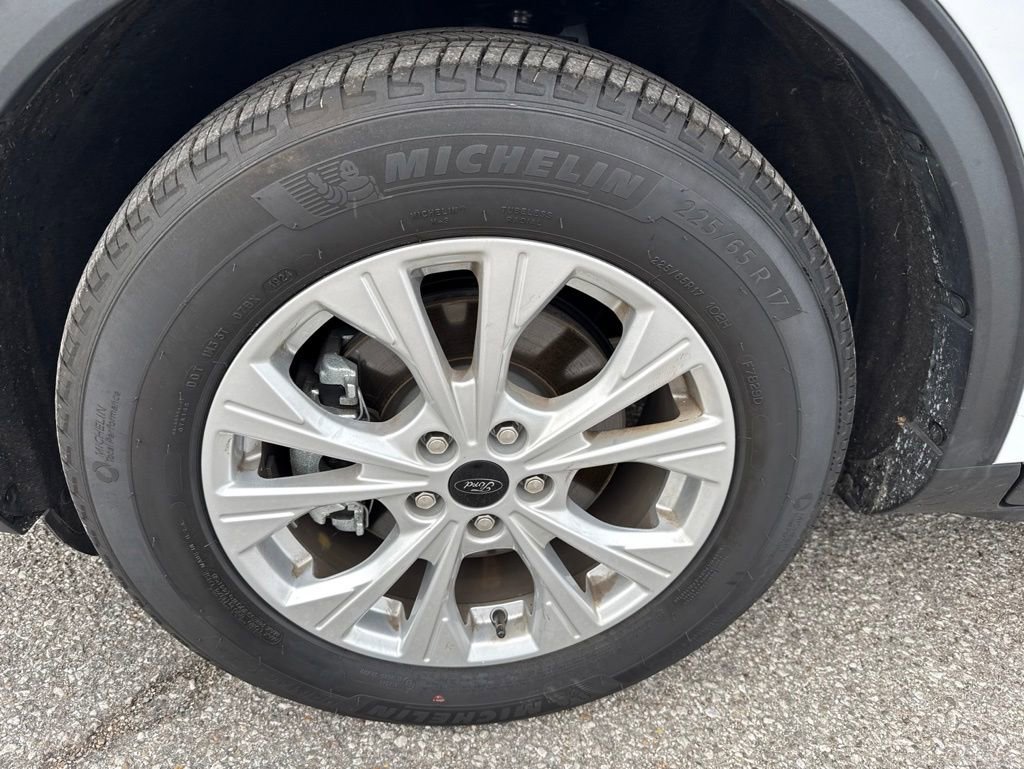 Used 2024 Ford Escape Active w/ Cold Weather Package FWD image 4