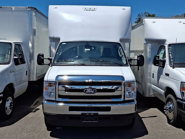 New 2027 Ford E-450 and Econoline 450 Super Duty w/ Power Equipment Group RWD image 2