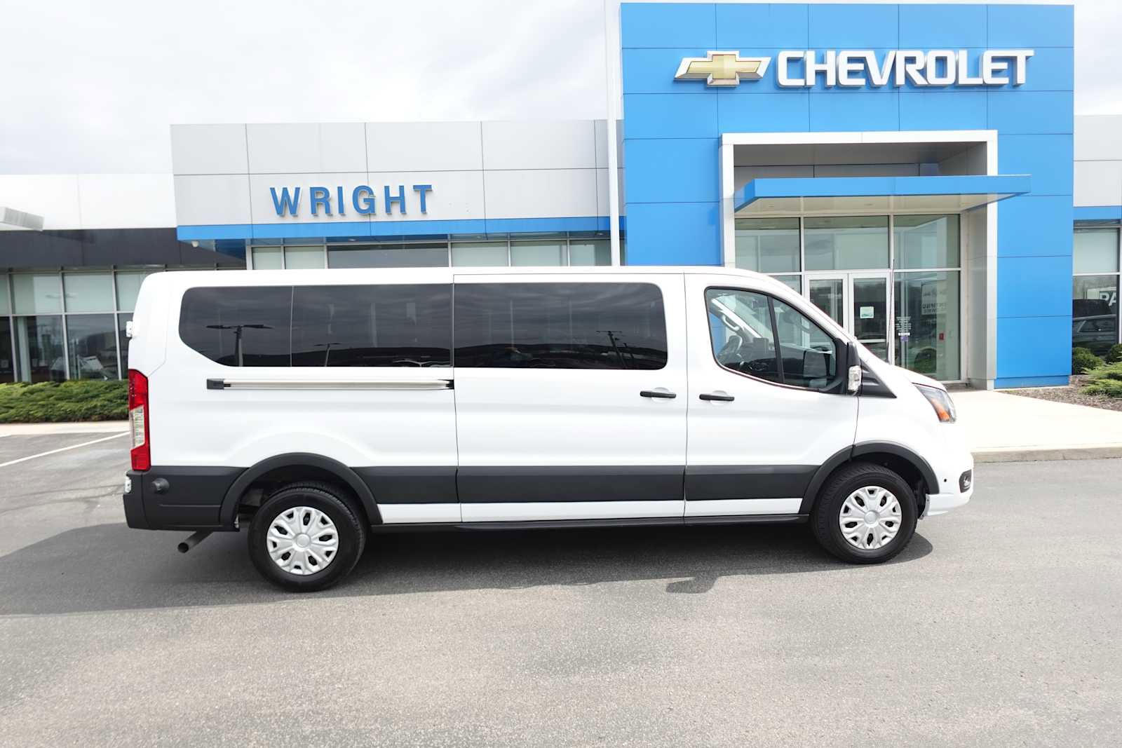 Used 2024 Ford Transit 350 XLT image 2