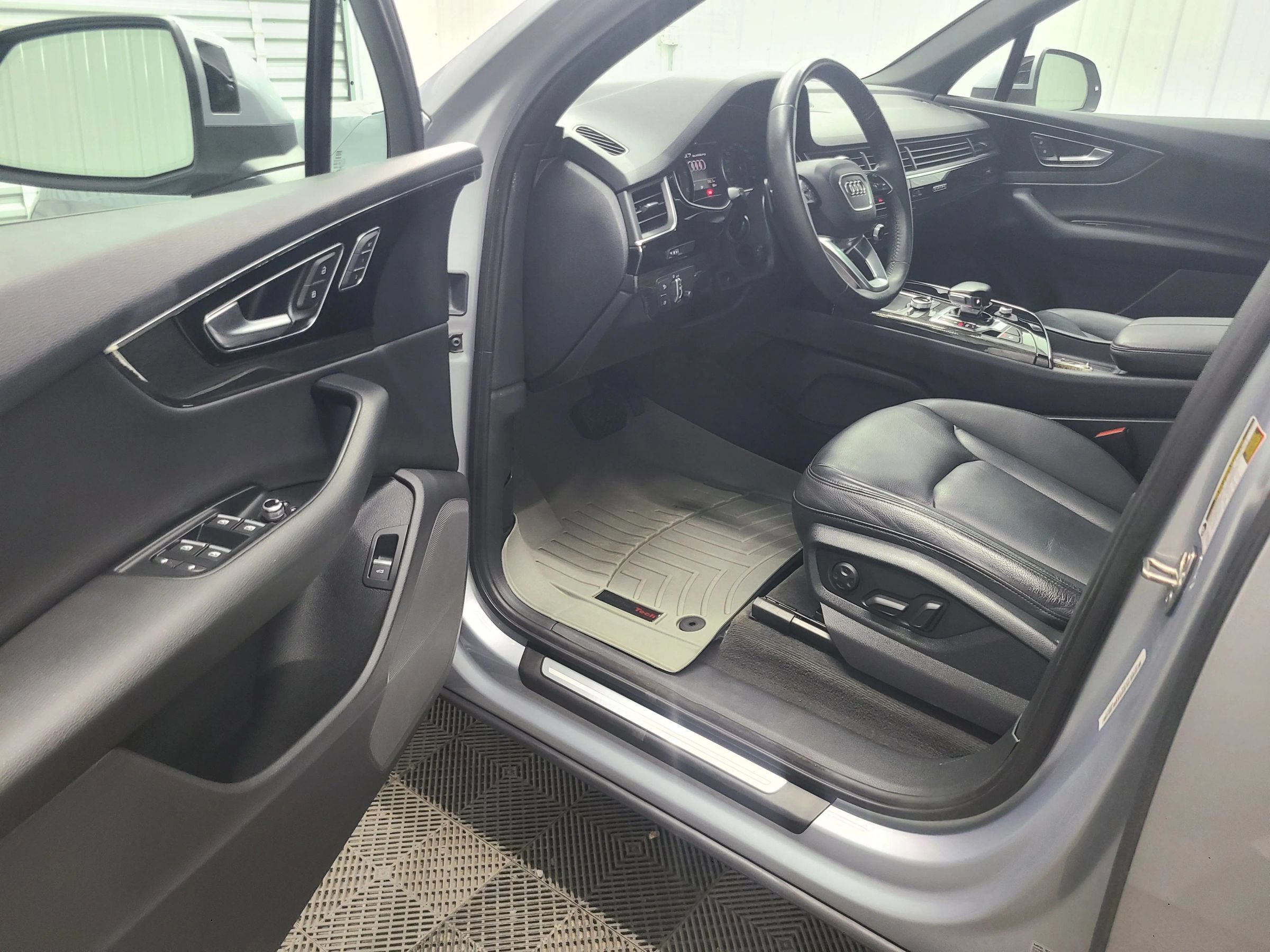 Used 2019 Audi Q7 3.0T Premium w/ Convenience Package AWD/4WD image 21
