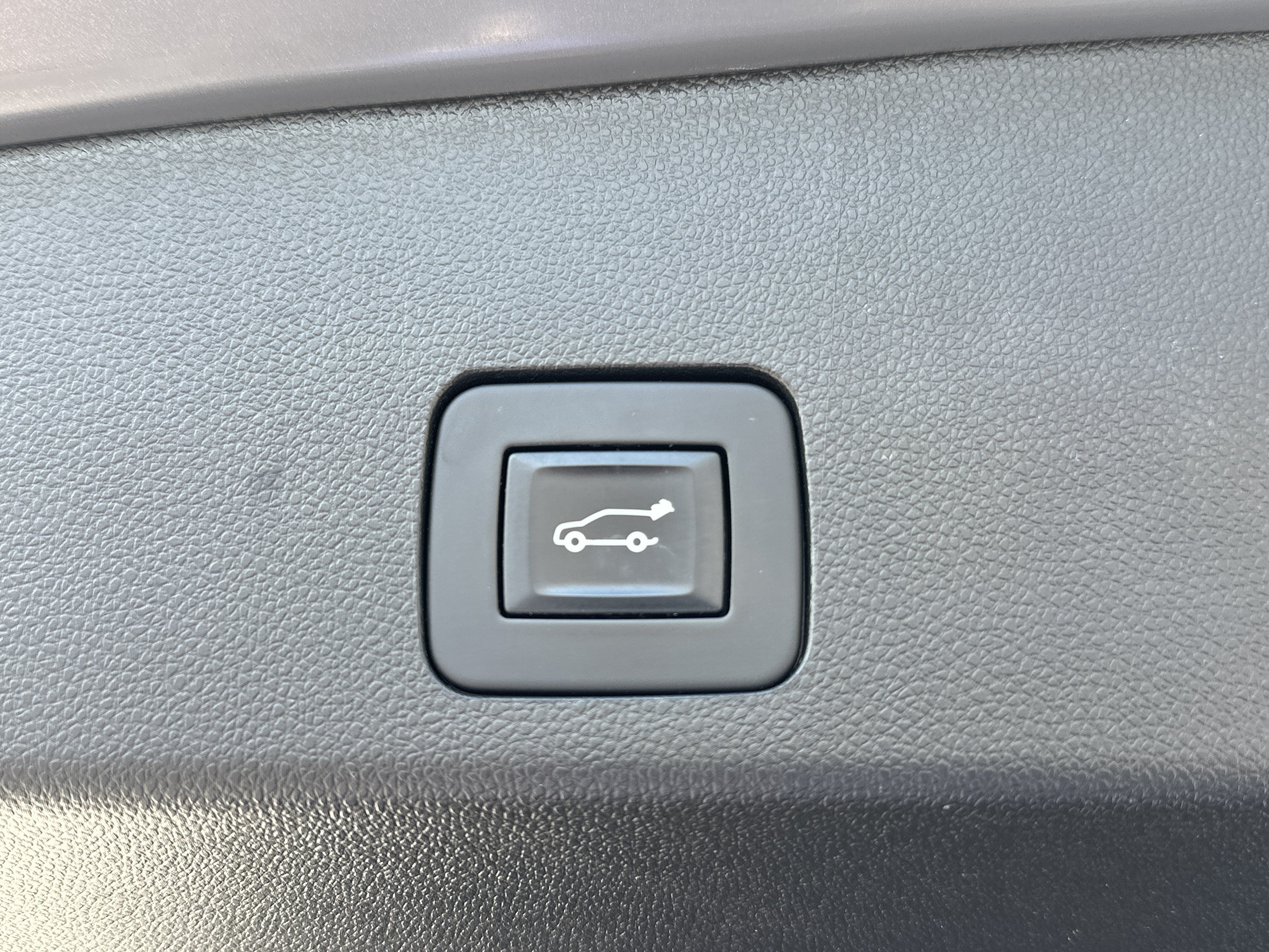 Used 2022 Buick Encore GX Select w/ Sport Touring Package FWD image 15