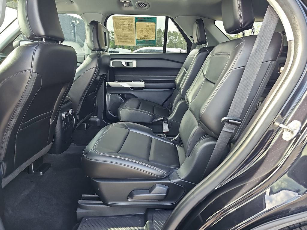 Used 2021 Ford Explorer XLT w/ Equipment Group 202A image 19