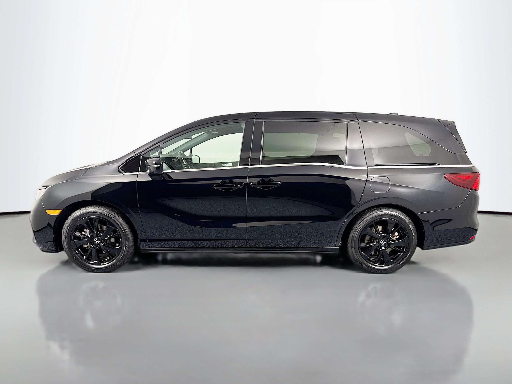 Certified 2024 Honda Odyssey Sport image 8