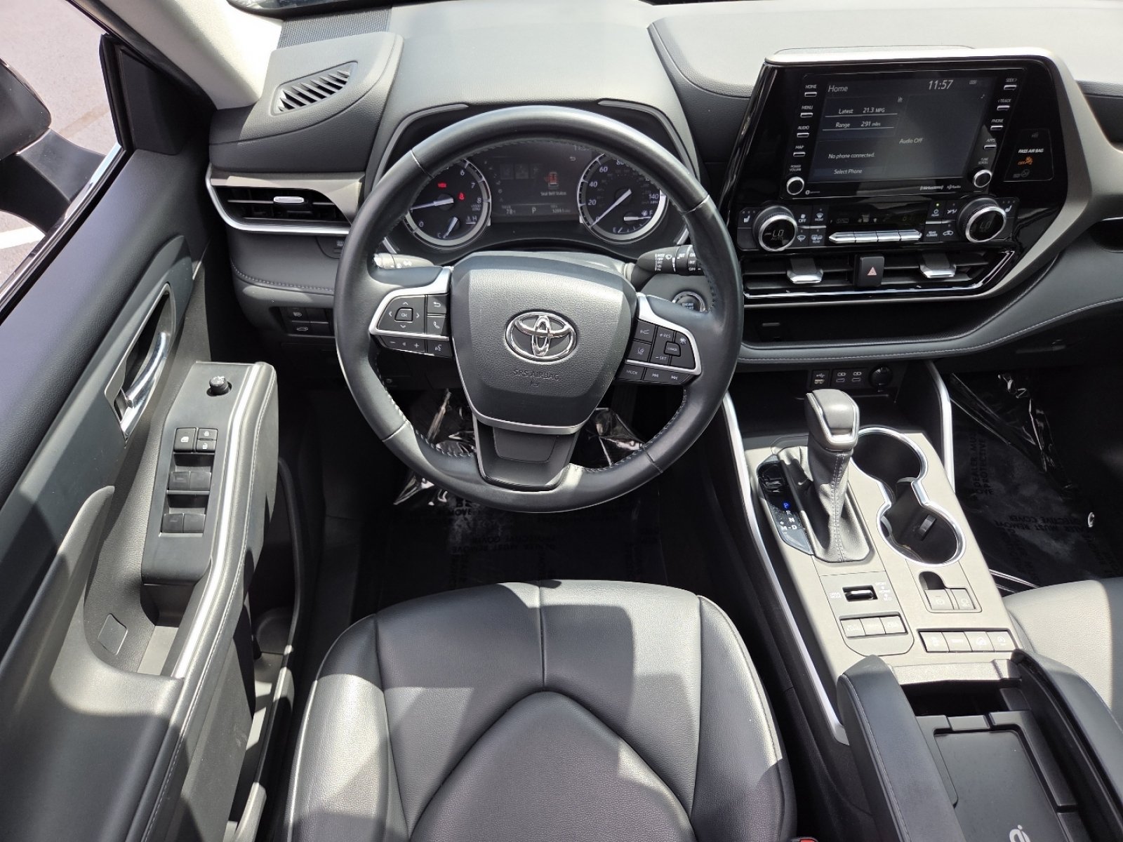 Used 2022 Toyota Highlander XLE AWD/4WD image 34