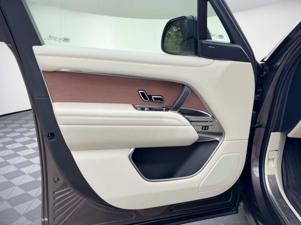 Used 2023 Land Rover Range Rover SE AWD/4WD image 14