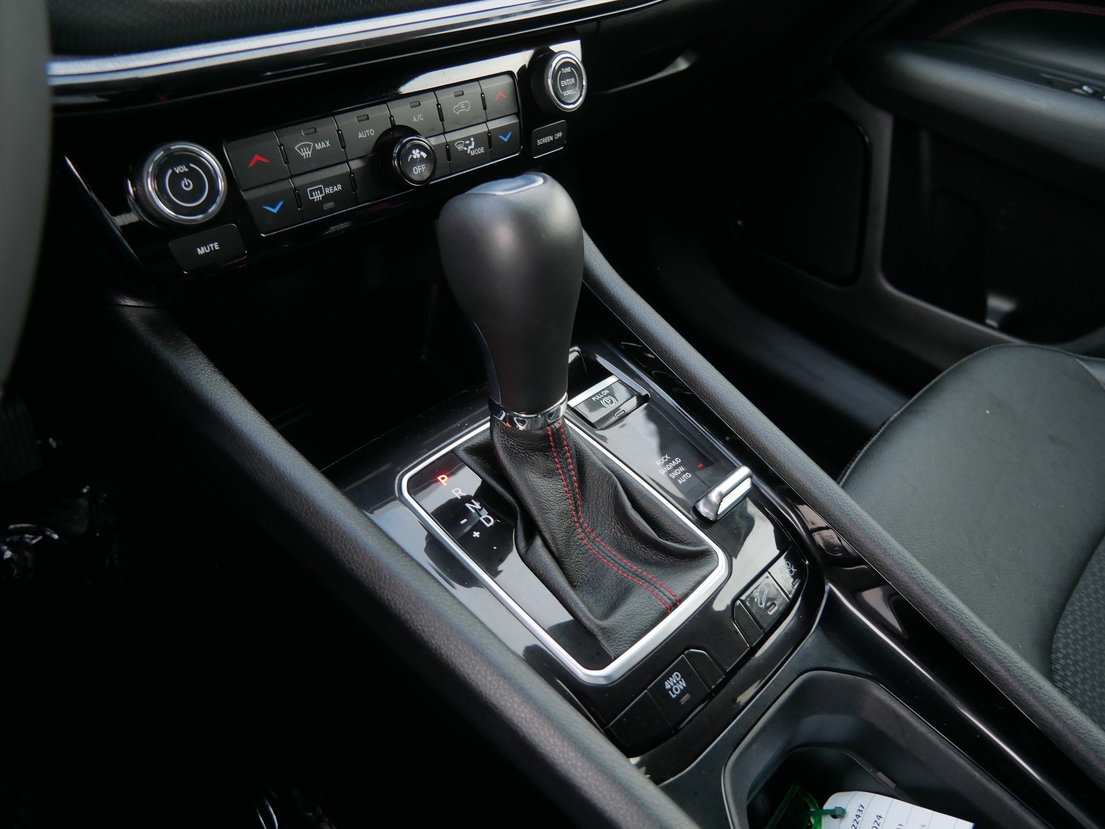 Used 2024 Jeep Compass Trailhawk image 24