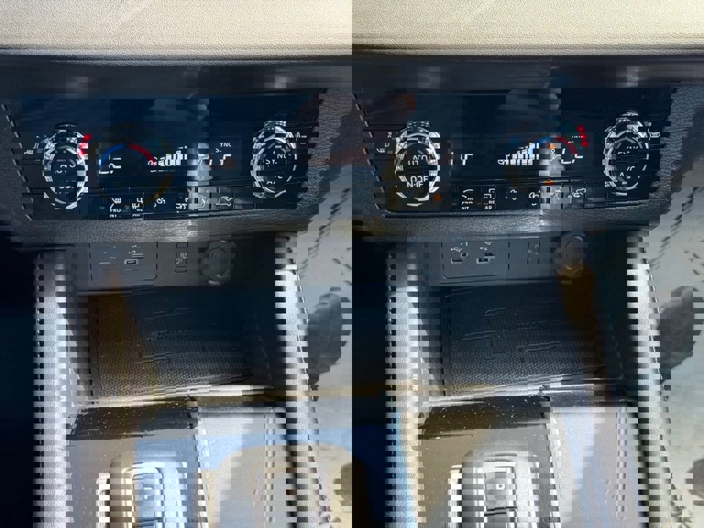 Used 2024 Mitsubishi Outlander SE image 21