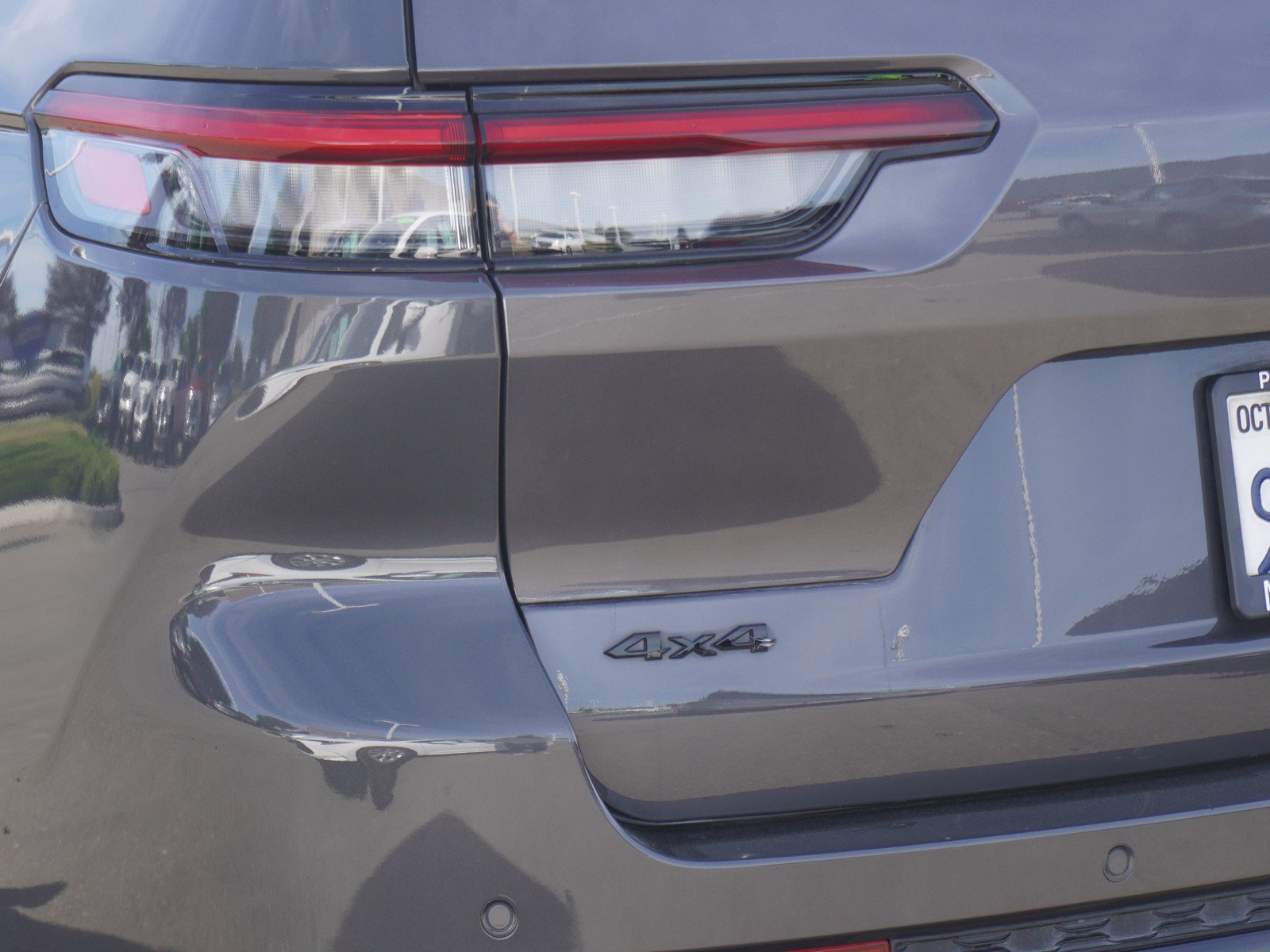 Used 2025 Jeep Grand Cherokee L Laredo image 10