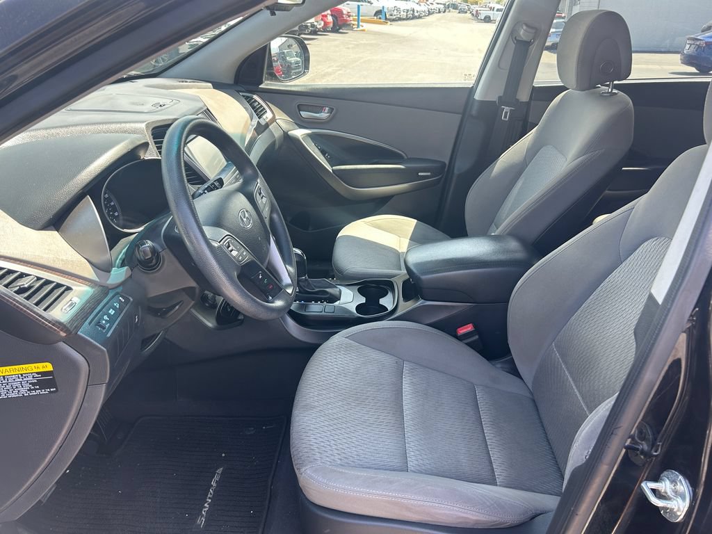 Used 2017 Hyundai Santa Fe SE w/ Cargo Package AWD/4WD image 25