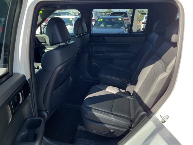 Used 2025 Hyundai Santa Fe Calligraphy AWD/4WD image 14