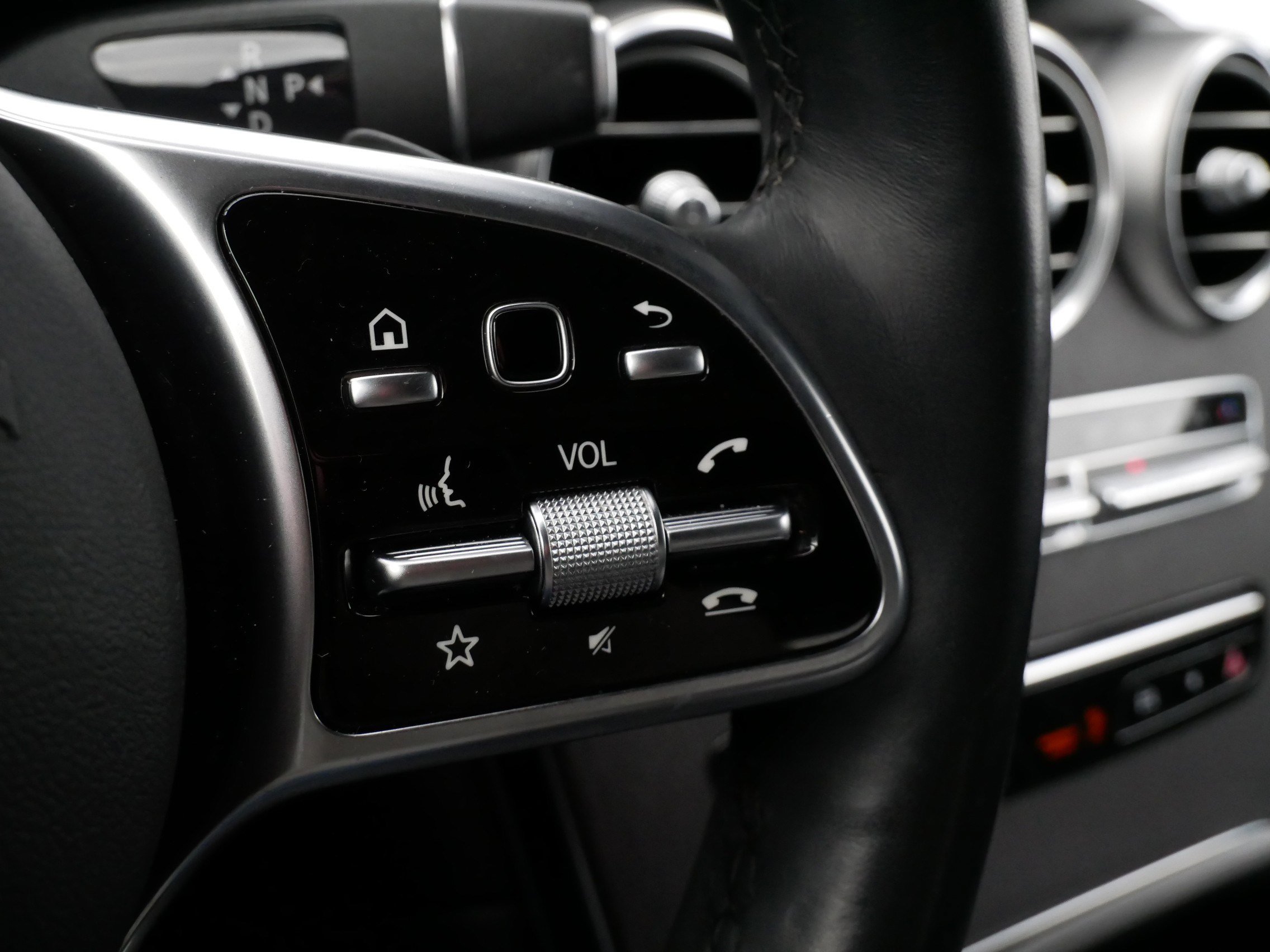 Used 2021 Mercedes-Benz GLC 300 4MATIC image 25