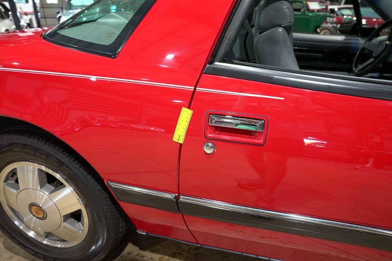 Used 1988 Buick Reatta Coupe FWD image 38